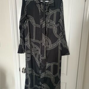 H&M Black and White Geometric Long Sleeve Dress